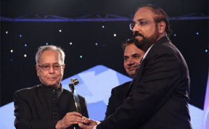 Dr. Murali-Awarded-by-Pranab-Mukherjee